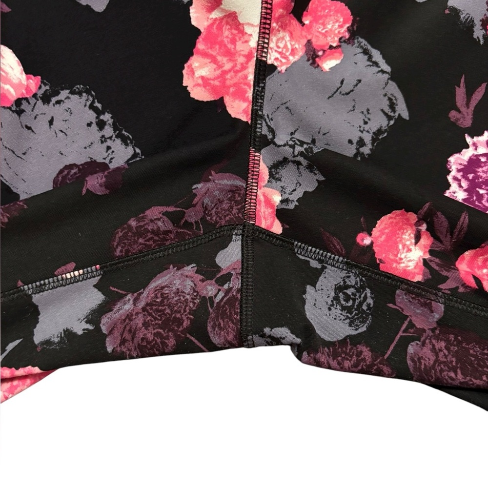 Livi Active by Lane Bryant Floral Print Leggings. Like New - Picture 2 of 3